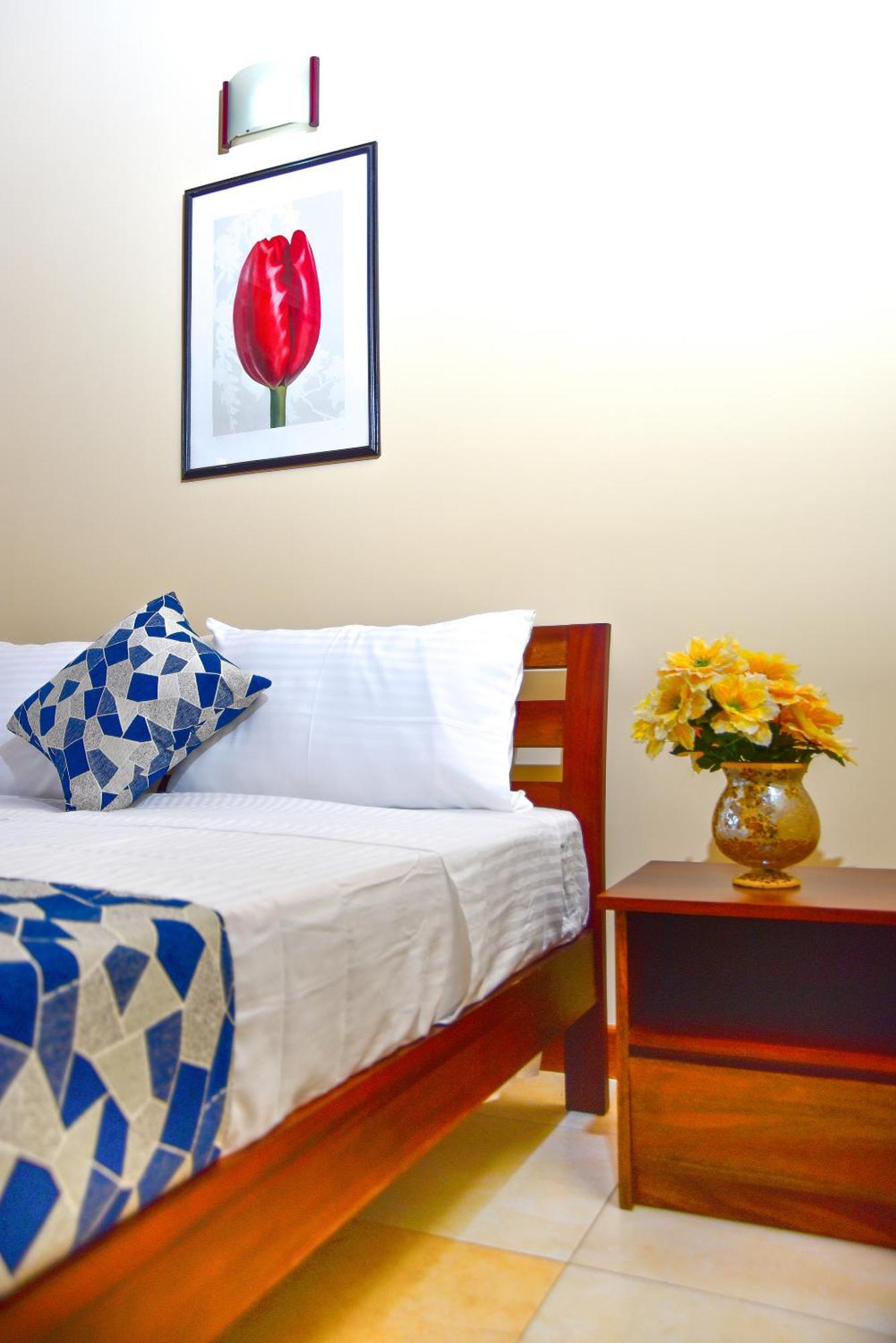 Bigcity Villa - Airport Transit Hotel คาตุนายากา ภายนอก รูปภาพ