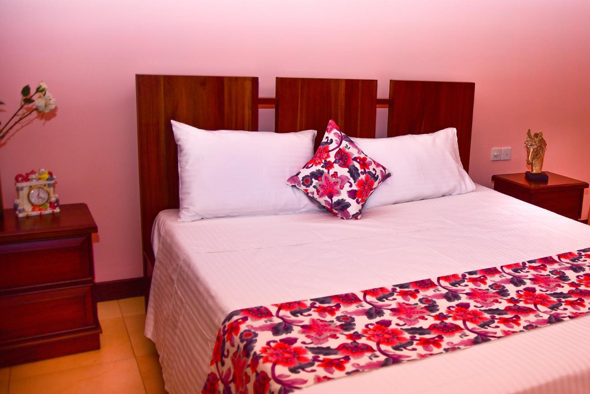 Bigcity Villa - Airport Transit Hotel คาตุนายากา ภายนอก รูปภาพ