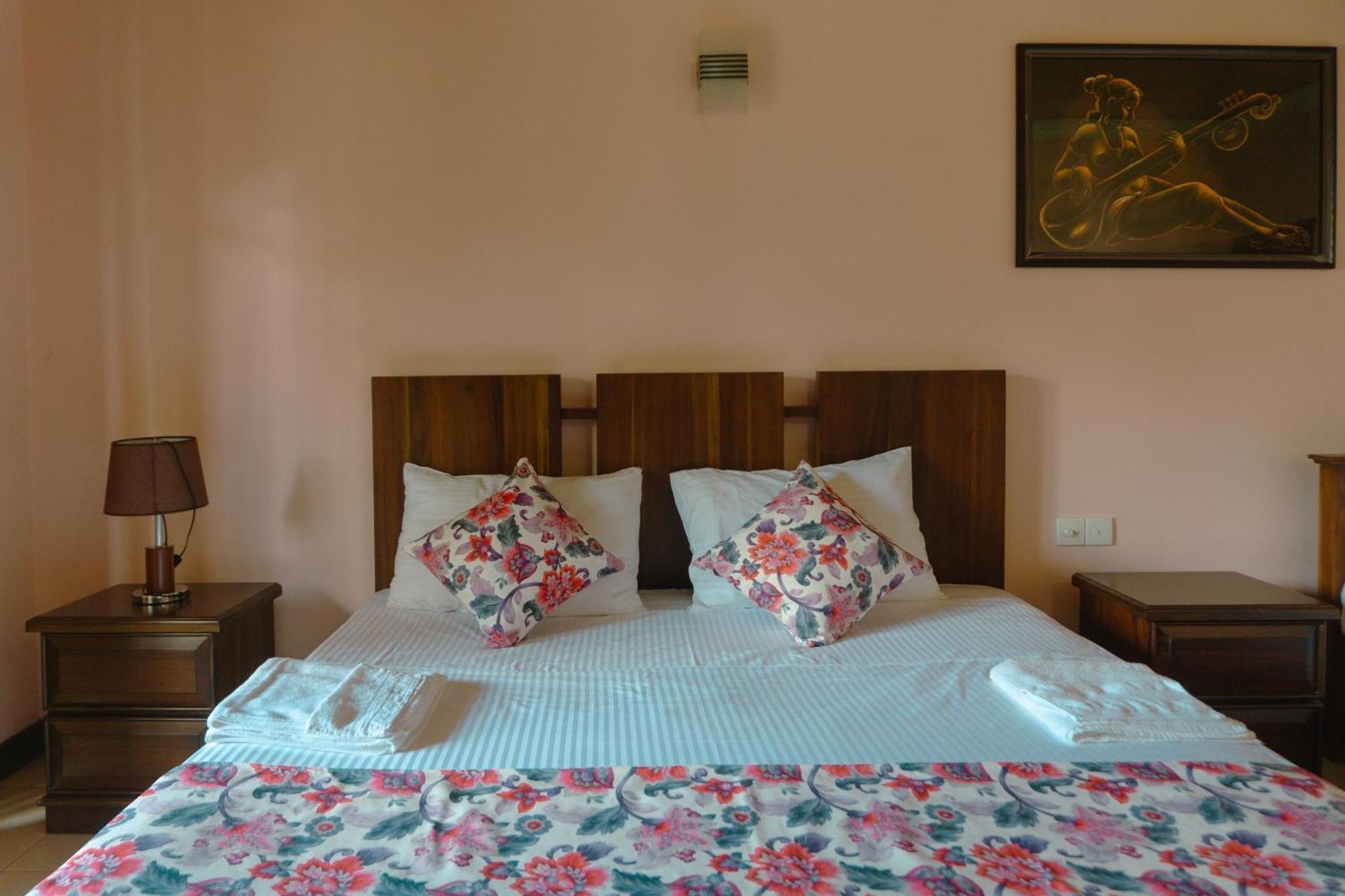 Bigcity Villa - Airport Transit Hotel คาตุนายากา ภายนอก รูปภาพ