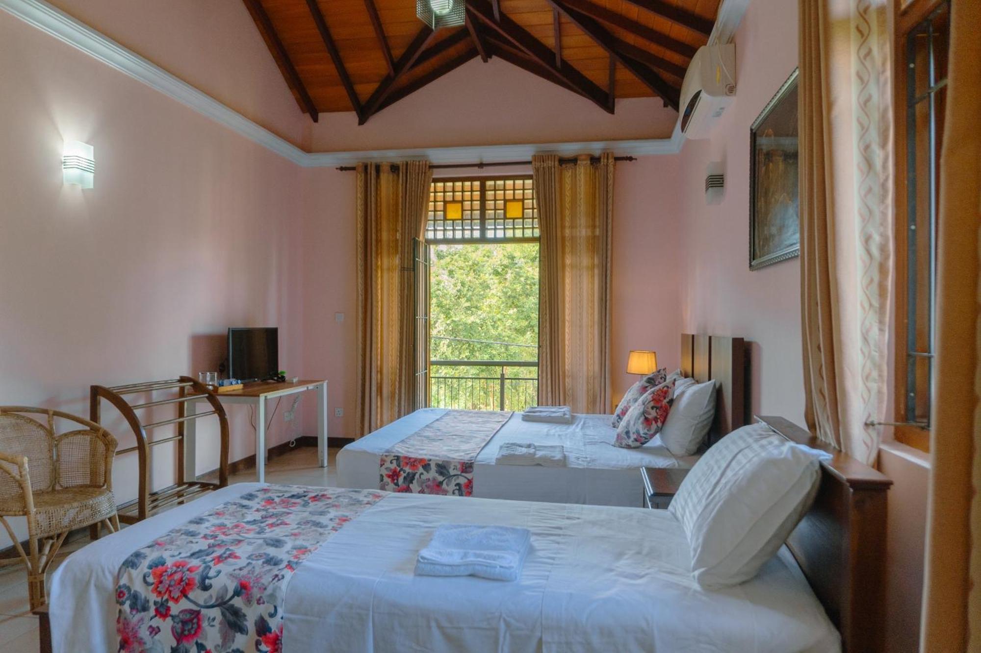 Bigcity Villa - Airport Transit Hotel คาตุนายากา ภายนอก รูปภาพ