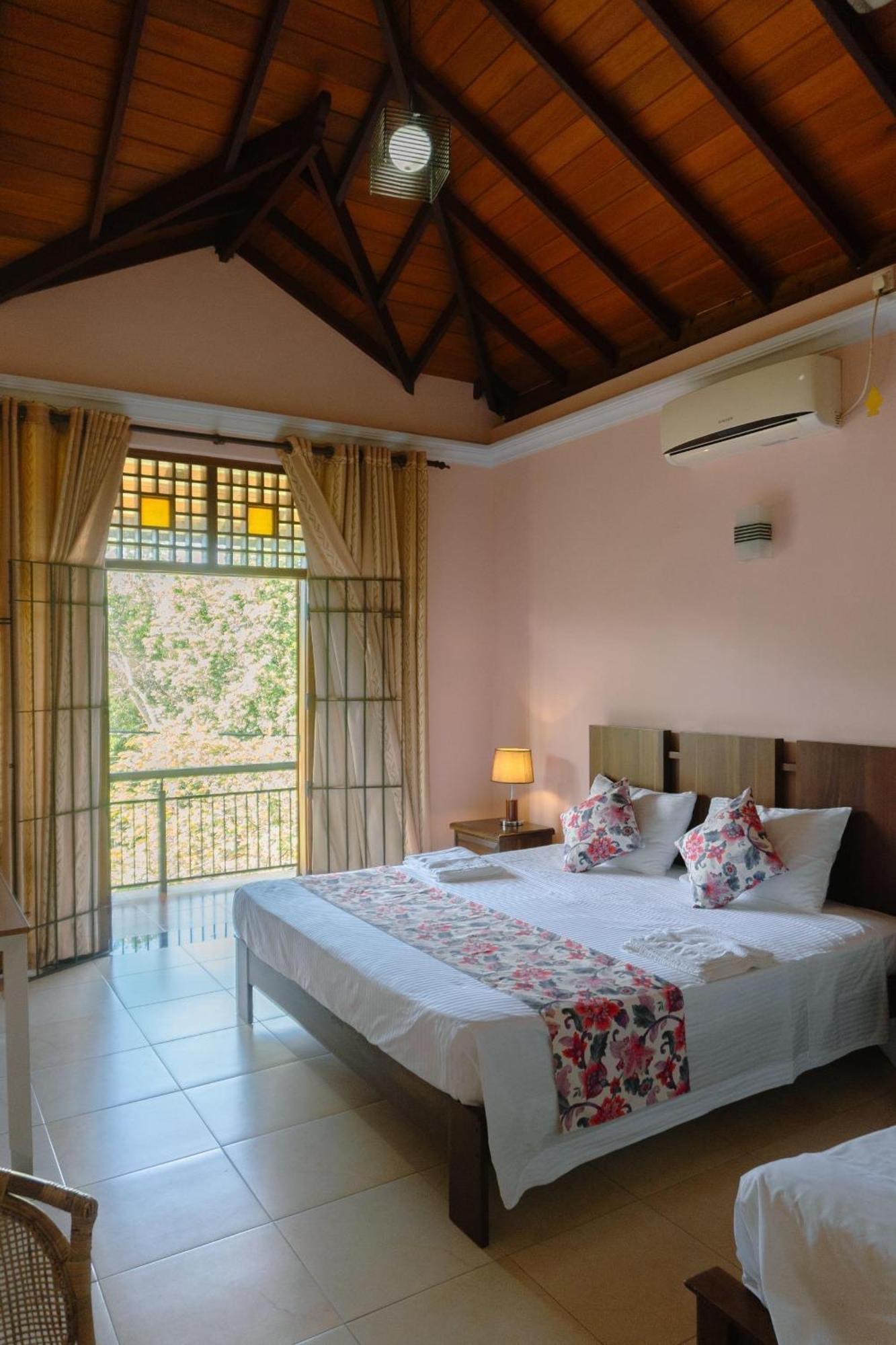 Bigcity Villa - Airport Transit Hotel คาตุนายากา ภายนอก รูปภาพ