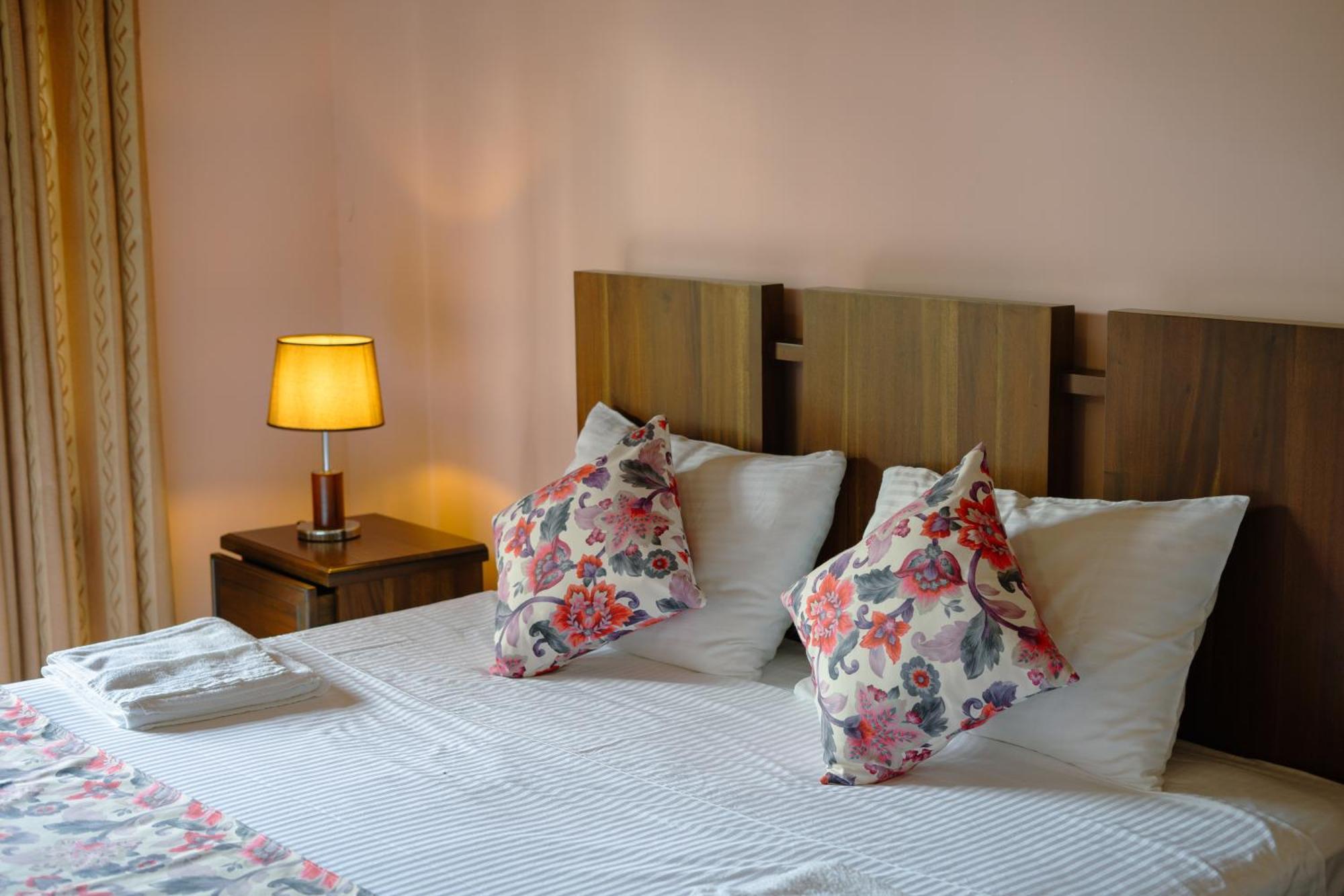 Bigcity Villa - Airport Transit Hotel คาตุนายากา ภายนอก รูปภาพ
