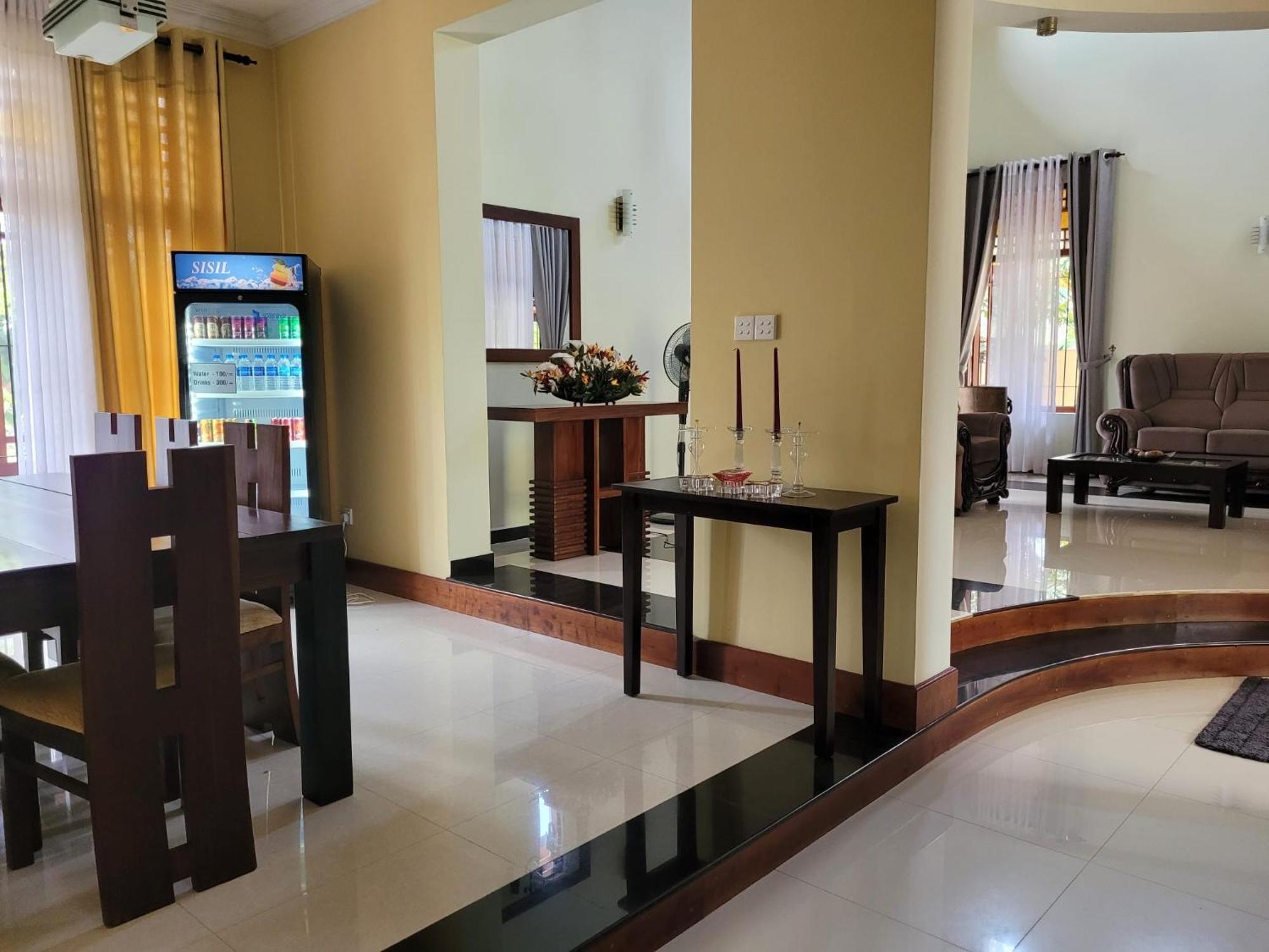 Bigcity Villa - Airport Transit Hotel คาตุนายากา ภายนอก รูปภาพ