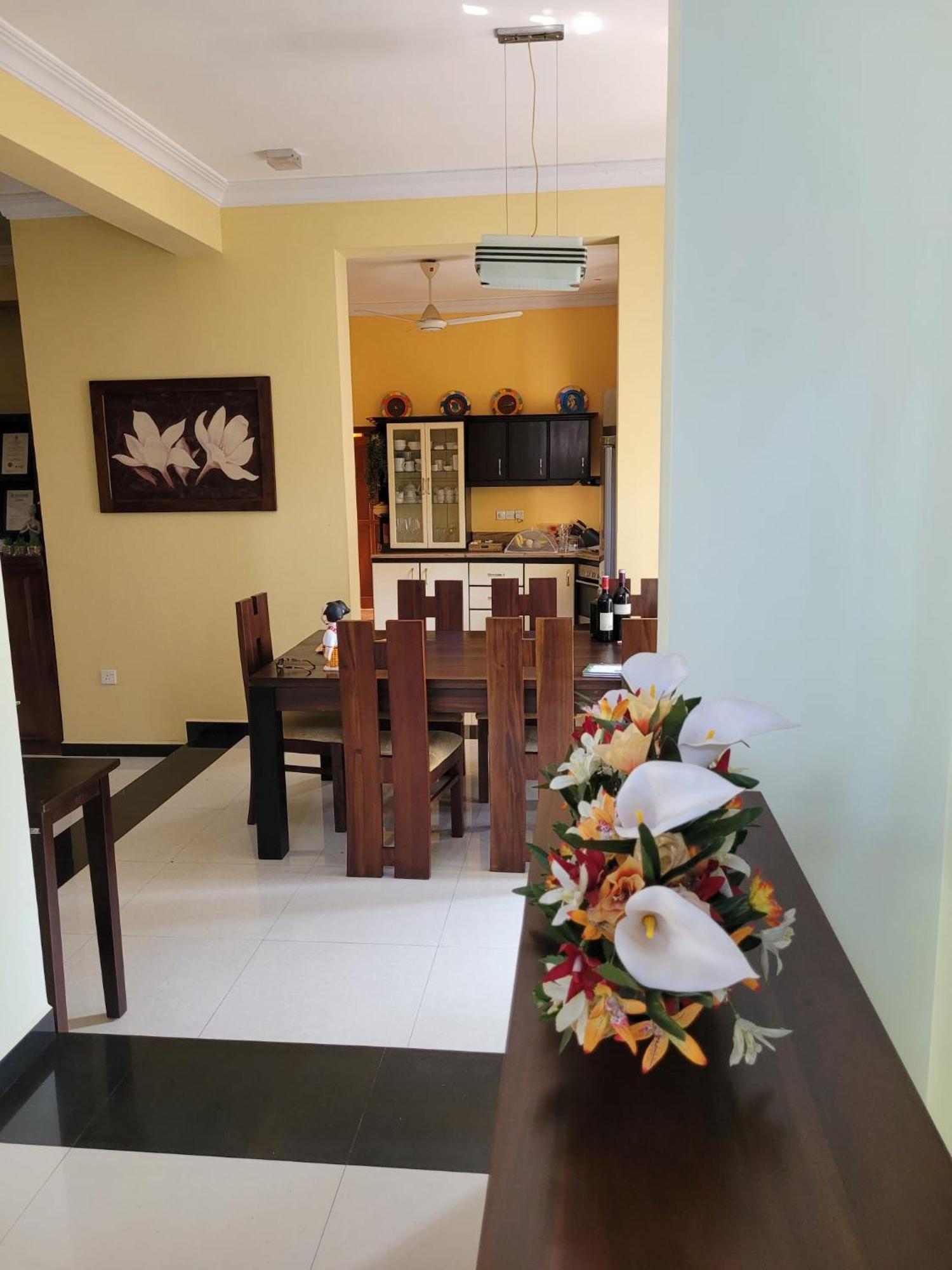 Bigcity Villa - Airport Transit Hotel คาตุนายากา ภายนอก รูปภาพ