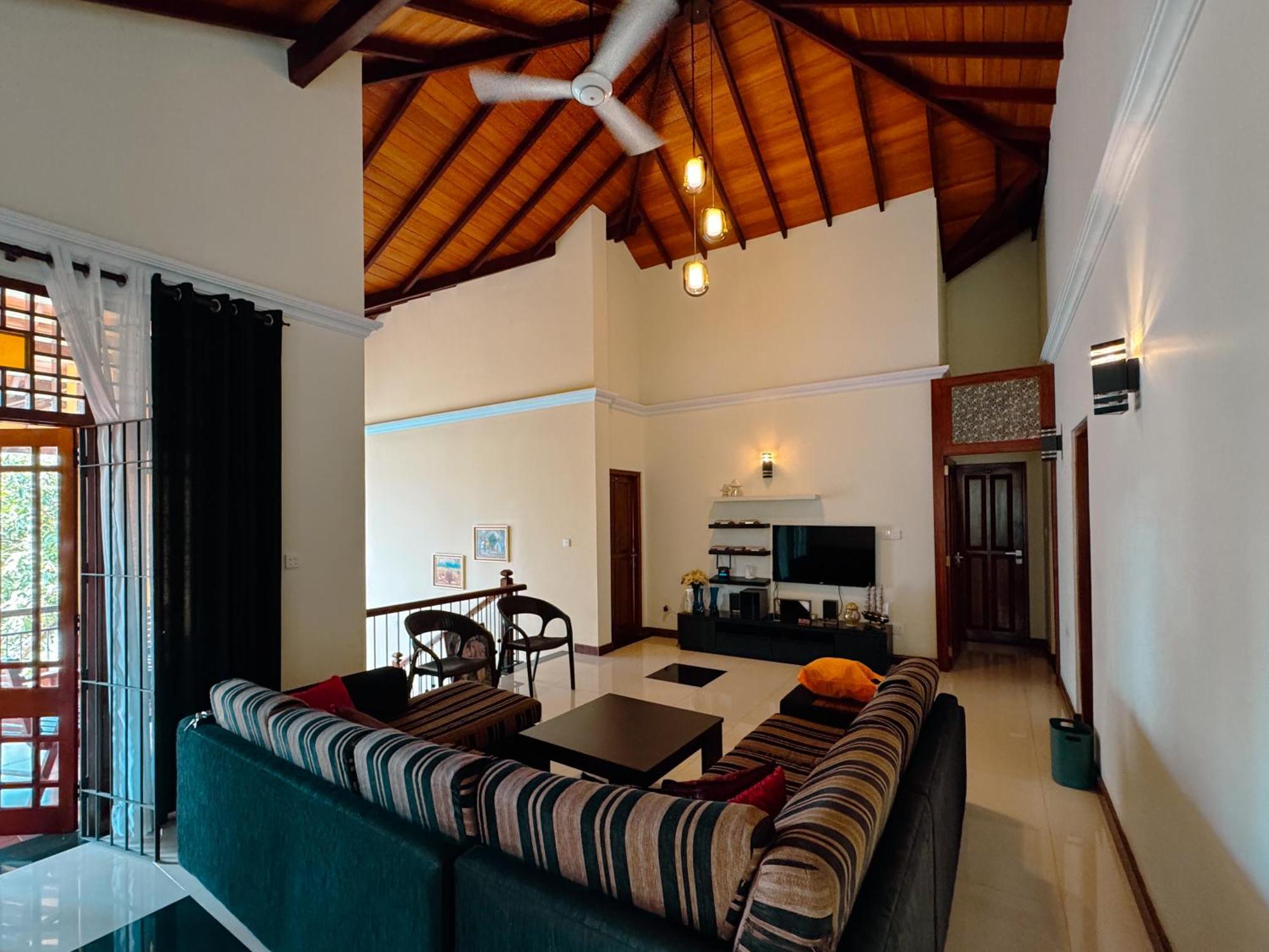 Bigcity Villa - Airport Transit Hotel คาตุนายากา ภายนอก รูปภาพ